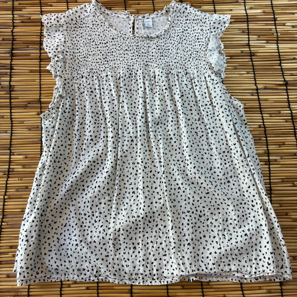 Old Navy Womens XL White Black Animal Print Smocked Flutter Sleeve Blouse Top